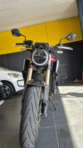 CB 650R - 2021 VENDO (ÁVISTA OU PARCELADO NO BOLETO)
