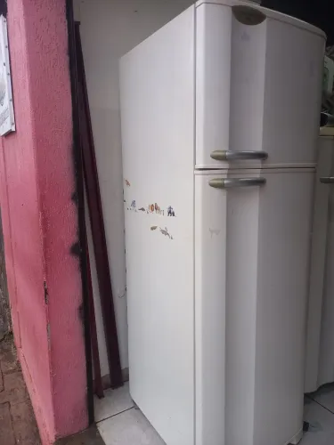Geladeira degelo 450.00 Gela bem não entrego *