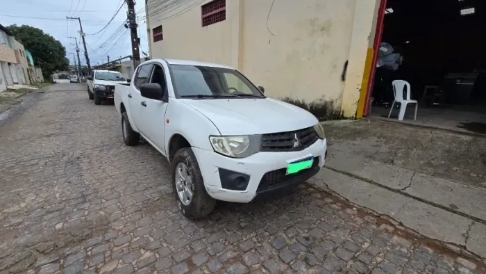 Mitsubishi L200 Triton GLS 3.2 CD TB Int.diesel MEC 2013