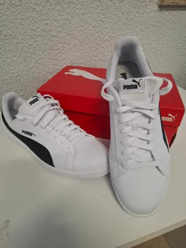 PUMA Smash V2 L,