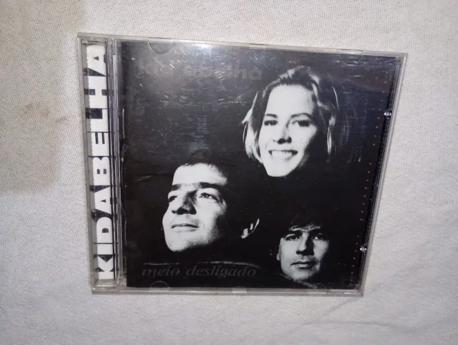 Cd kid abelha novo meio desligado