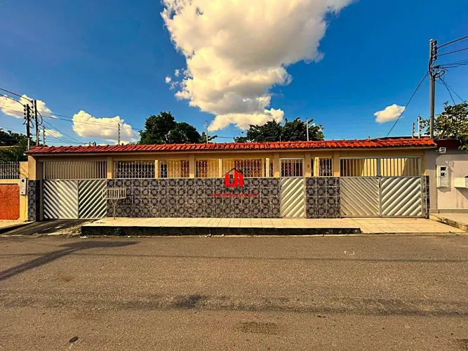 Casa no Conjunto Castelo Branco com 3 quartos com laje para fazer o 2º piso;
