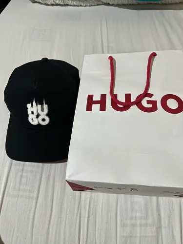 Vendo boné da Hugo original 