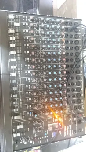 Mesa de som  