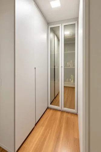 Closet Planejado Completo em MDF com Vidro Reflecta - Já Desmontado