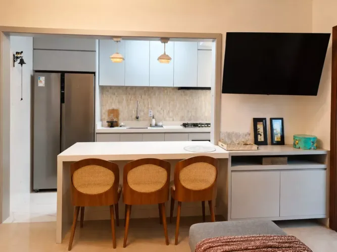 Moinhos Imobiliária aluga apto 60m² privativos, Menino Deus