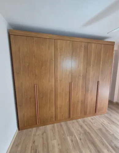Guarda-Roupa Alvorada NOVO OKM medindo 2,70L × 2,30A
