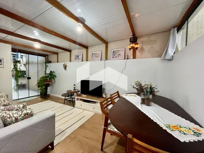 Apartamento garden com 1 quarto para alugar no bairro Cajuru.