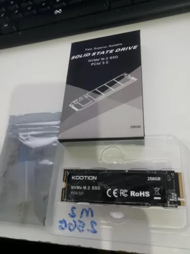 SSD NVMe M.2 de 256 GB com interface PCIe 3.0