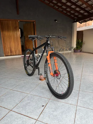 Absolute Nero 5 Aro 29 | SRAM NX Eagle 12v | ProShock Onix Ar | Tubeless | Impecável