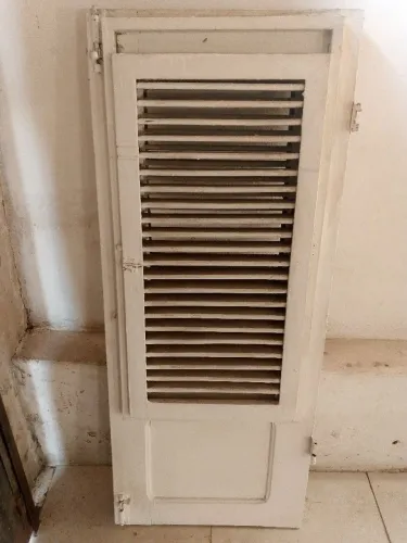 Vendo janela pau Darco bom estado
