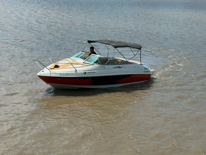Lancha Triton 23 pés