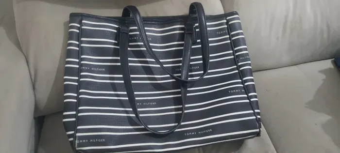 Tommy Hilfiger - Comprada nos EUA