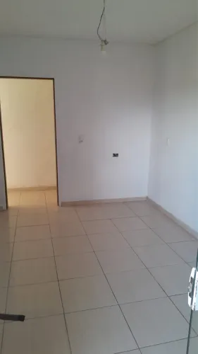 Alugo casa