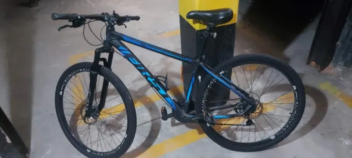 Bicicleta MTB Aro 29 First Shimano Freio a Disco e Suspensão