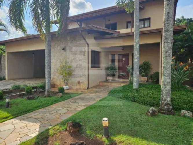 Casa a venda em Condomínio Fechado em Sousas