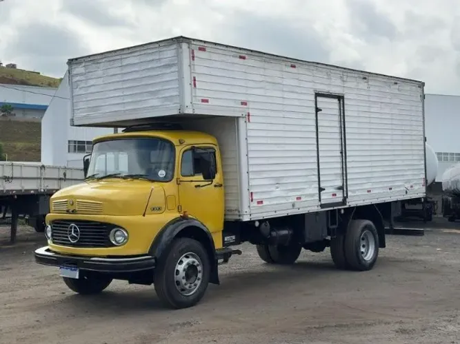 MB 1313 1980 - CAMINHAO TOCO COM BAU MOD. SEM. 1113 2013 2014 1114