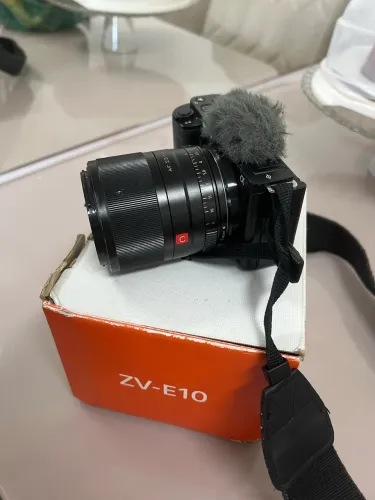 Sony ZV-E10 + Viltrox AF 23mm f/1.4 | Excelente estado