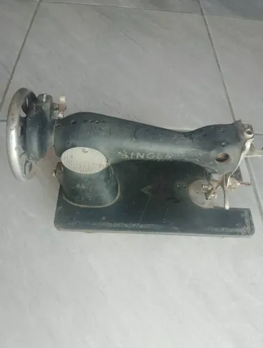 Máquina Singer Antiga