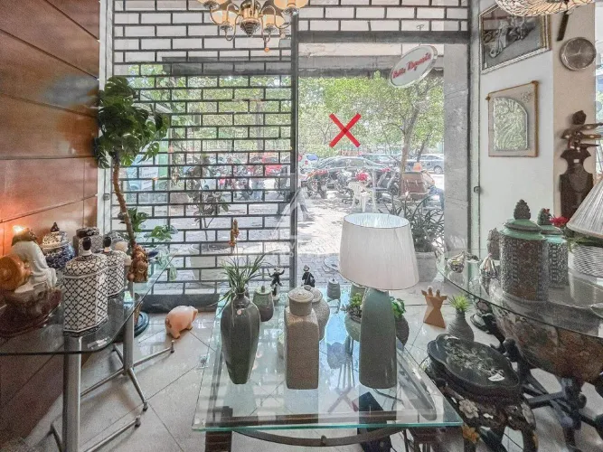 Loja 295m² | 3 Pavimentos e Quintal | 8m de Frente | Praça General Osório | Ipanema