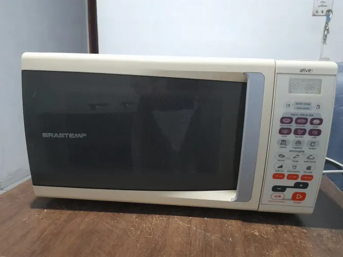 Microondas (Brastemp ative).30 litros