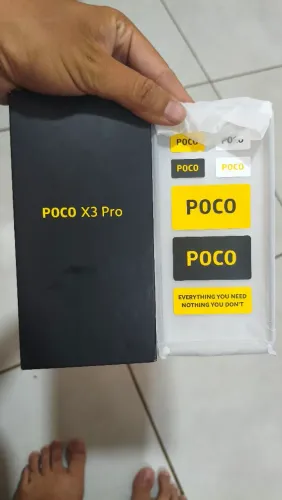 Caixa poco x3 pro com capinha original