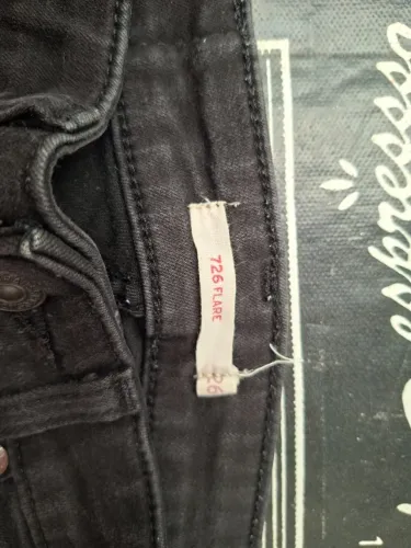 calça jeans preta