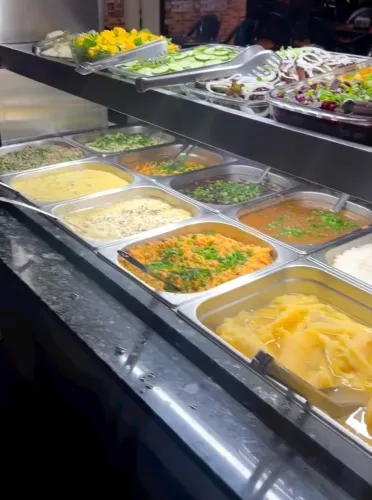 Ilha de Buffet quente e frio
