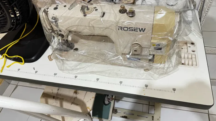 Máquina de costura reta industrial direct drive da Roses