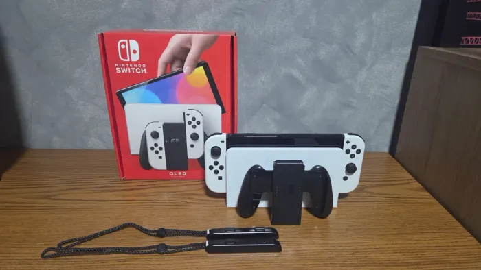Nintendo Switch OLED 64GB