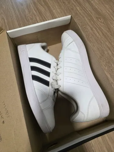 Tenis adidas adiantamento pouco usado
