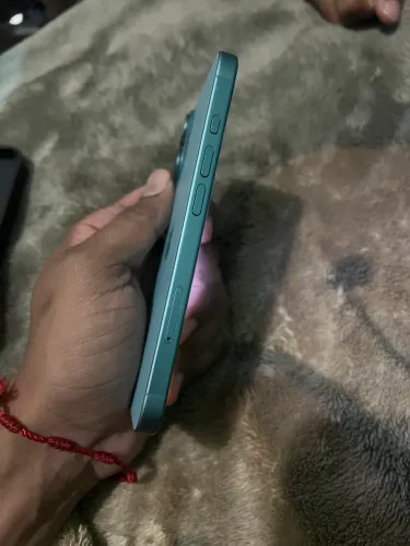 iPhone 16