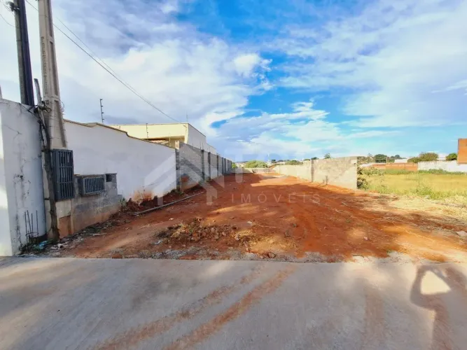 Terreno Padrão à Venda no Bairro Vila Prado, São Carlos