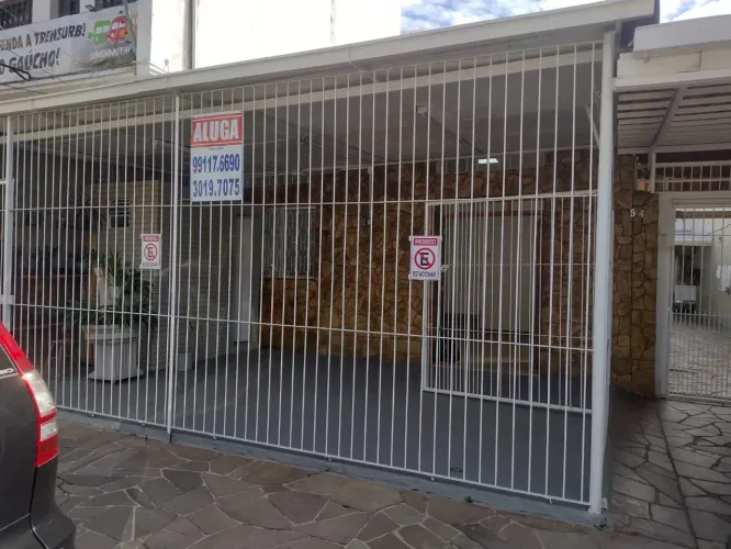 Loja com 60 metros quadrados em Humaitá - Porto Alegre - RS