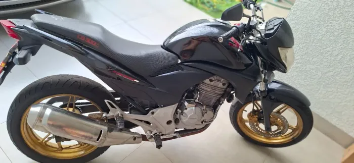 Honda CB 300R, estilo, potência e economia em uma só moto!