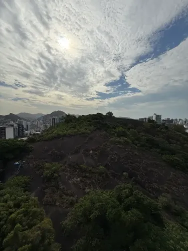 4 quartos de 178 m² com 3 suítes e 3 vagas, andar alto vista linda e livre na Praia do Can