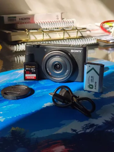 Sony ZV-1F + SanDisk Extreme Pro 32GB