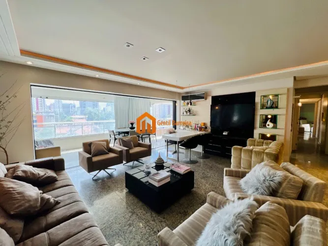 Planta inteligente, com ambientes bem distribuídos nesse apartamento com 220m²