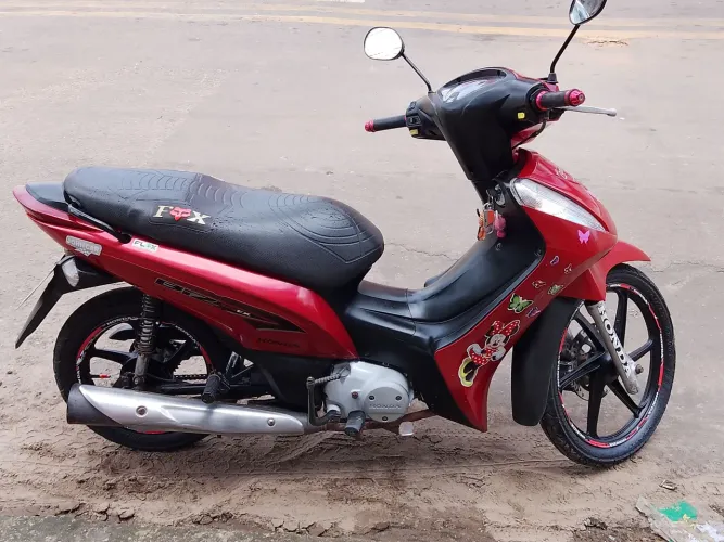 Estou vendendo uma biz 125 2013 só no ponto de transferência