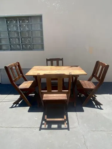 Conjunto mesa de madeira