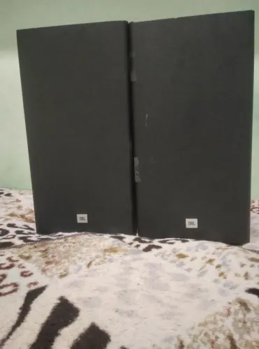 2 caixas JBL som de cinema 5B80