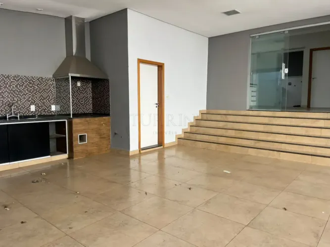 Casa para locação no condomínio Residencial Villaggio I em Bauru-SP.