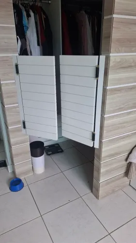 Porta maciça tipo Bang Bang