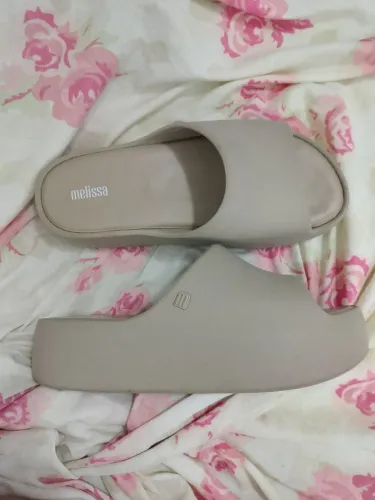 Melissa free plataform cinza. Ler descrição para mais informações.