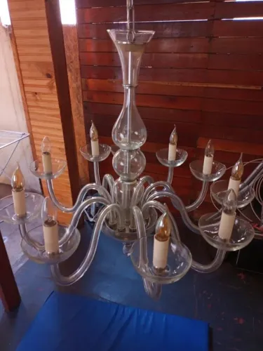 Lustre Clean em vidro e metal 10 braços 0,75 cm altura e 0,85 cm diâmetro