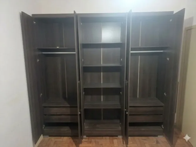Guarda-Roupa 6 Portas- Excelente Estado