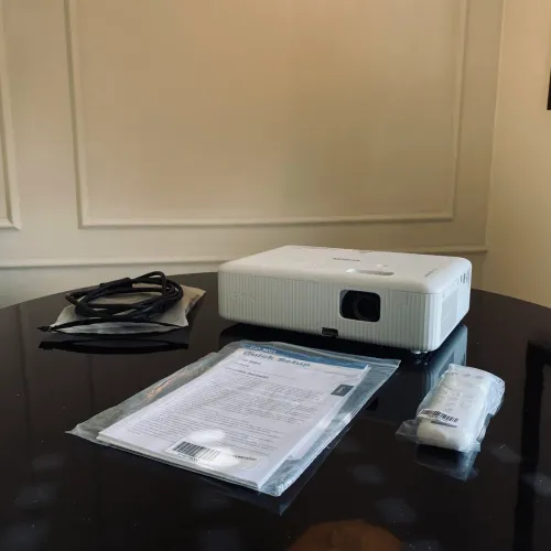 Projetor Epson EpiqVision Flex CO-W01  hdmi, branco, bivolt. 