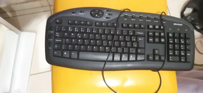 Teclado Multilaser USB, ótimo estado 