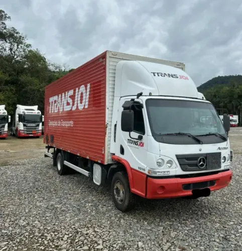 Caminhão Mercedes-Benz Accelo 1016 Baú 2018- Excelente Oportunidade!