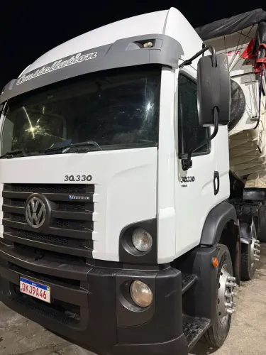 CAÇAMBA VW 30330 ANO 2018 BItruck 8X2 Conservada